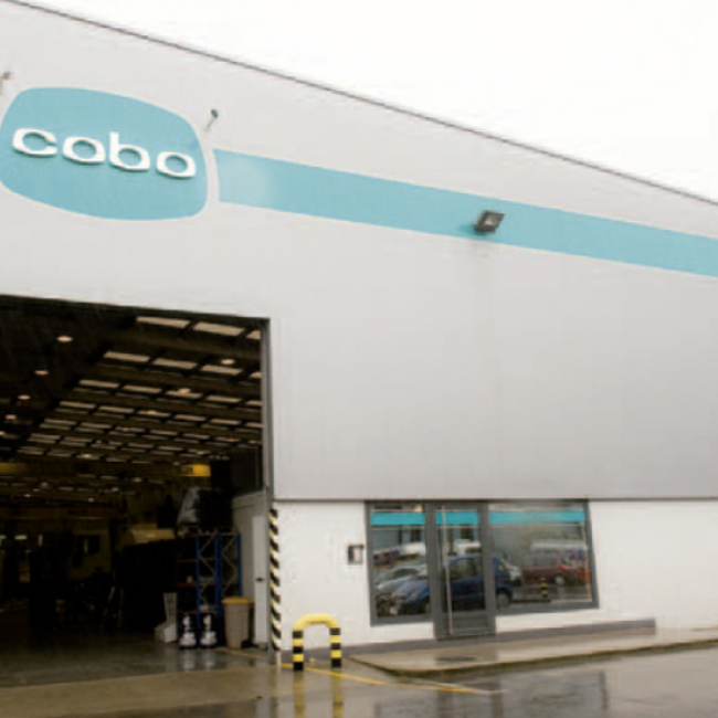 View of the headquarters of Reparaciones Cobo